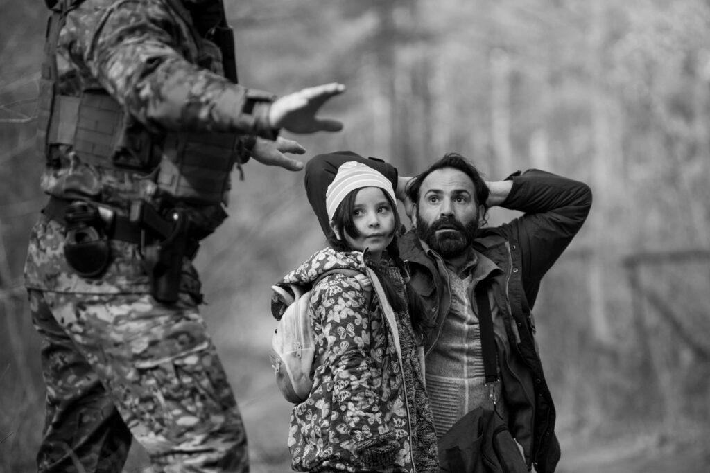 Hlavní dětské role hráli syrští sourozenci, kteří sami podobnou cestou prošli. Dnes žijí v Turecku, mají turecké pasy a jejich rodiče mají dobře placenou práci. Foto: Bioscop.
