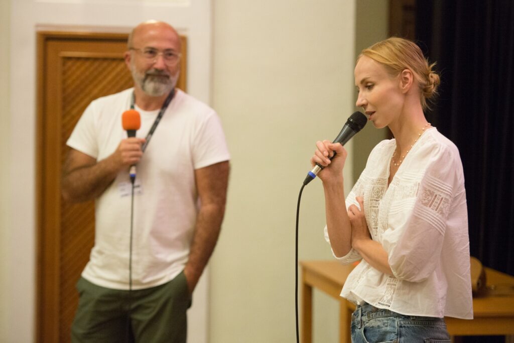 Po filmu "Němá tajemství" debatuji s herečkou Janou Plodkovou. Foto: ČTK / Marek Malůšek